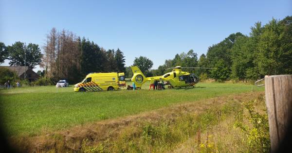 Fietser ernstig gewond bij ongeluk in buitengebied Halle.