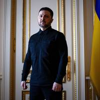 Zelensky probeert VS opnieuw bij vredesgesprekken met Rusland te betrekken • Drie doden bij Russische aanval in de buurt van Charkiv