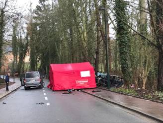 Auto met minderjarigen breekt in drie stukken: 16-jarige jongen overleden