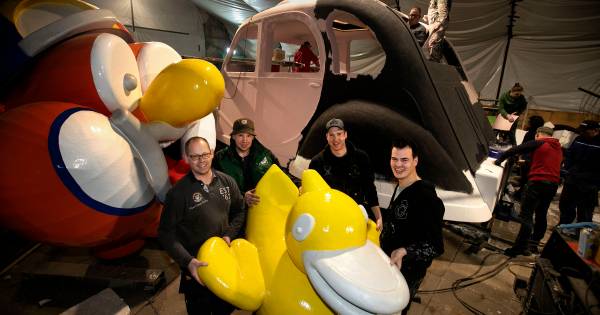 Lolmakers uit Leende bouwen letterlijk laatste feestje