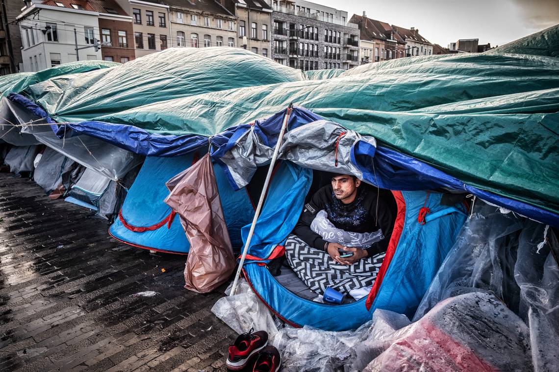 Minder asielzoekers, minder geld voor Brussel? Dit is waarom de Brussel-deal van 42 miljoen onder vuur ligt