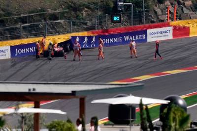 Verstappen se prend un mur dès le premier tour à Spa