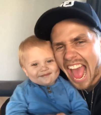 André en zoontje in supermelige bui en sexy Anna op balkon in Beverly Hills