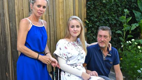 Fiene (16) heeft het Complex Regionaal Pijnsyndroom en kiest bewust voor een amputatie: “Ik wil terug vooruit met mijn leven”