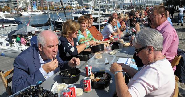 Recordpoging langste mosseltafel Bruinisse inkoppertje voor Pfaff