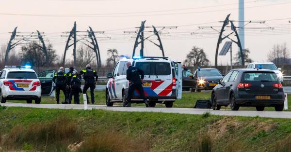 Politie schiet ontsnapte tbs'er dood na achtervolging.
