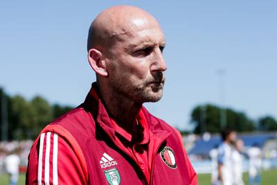 Stam ziet Feyenoord bij debuut ruim winnen van hoofdklasser SDC Putten