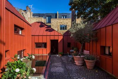 Binnenkijken bij: zes stalen piramides in hartje Londen