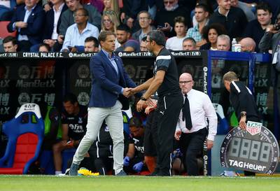 Zo viel het debuut van Frank de Boer in het water