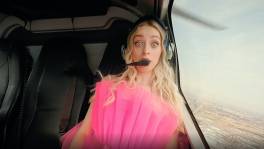 Camille vliegt letterlijk van ene naar andere meet & greet
