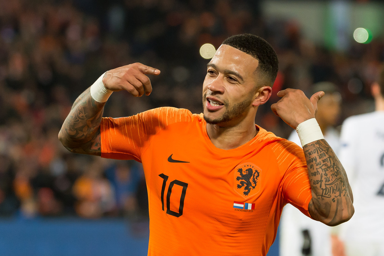 Memphis Depay speelt voor Kerstman en geeft iedere dag ...