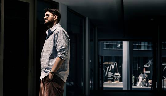Groen-voorzitter Aimen Horch haalt na zijn arrestatie uit naar N-VA: ‘Wat die cel met gemaskerde agenten doet, tart alle verbeelding’
