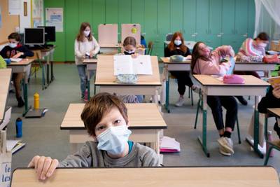 Leerlingen van school in Bonheiden dragen nu al mondmasker in klas: “Kinderen beseffen  dat het voor hun eigen goed is”