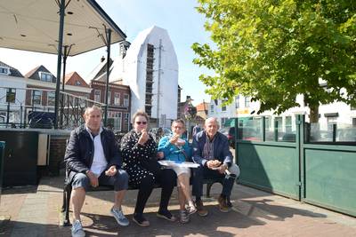 Tegenvaller bij restauratie van natuurstenen gevel stadhuis Brouwershaven