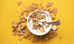 Vrouw deelt superslimme truc om je doos cornflakes te sluiten