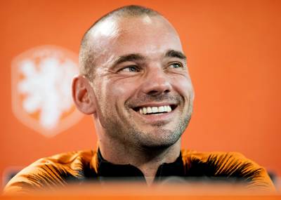Hoe mooi is het als Wesley Sneijder afreist naar Robinson-eiland?