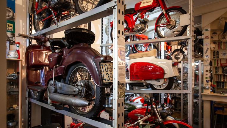 Woonkamer In Weesp Is Nu Museum Voor 45 Aermacchi S Het Parool