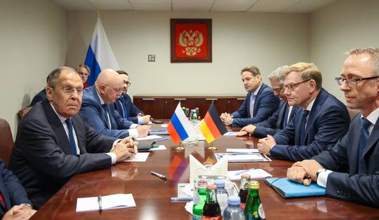 Duitsland waarschuwt Rusland tegen ‘verdere escalatie’ tijdens ‘intens gesprek’ in New York