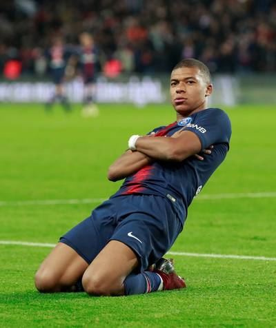 Mbappé steelt show met vier goals in dertien minuten