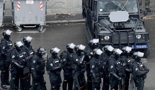 ‘Plots voelde het alsof mijn hoofd van binnenuit explodeerde’: gebruiken de VS echt mysterieuze geluidswapens?