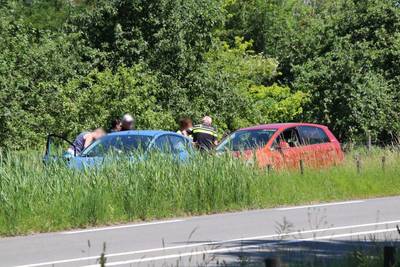 Botsing op drukke N59 bij Nieuwerkerk