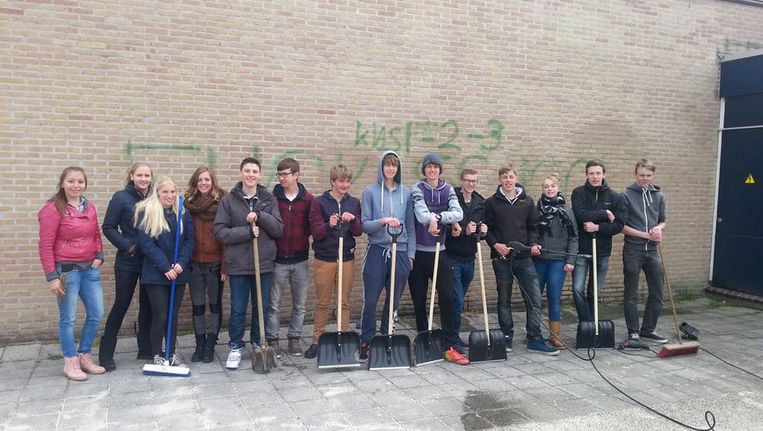 Nieuws & Achtergrond Examenstunt Terschelling afgebroken om NSB-leuzen - Volkskrant