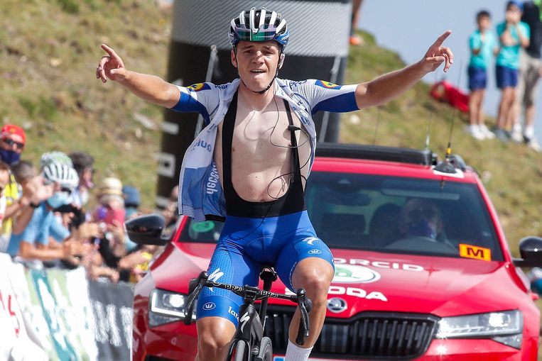 Evenepoel zet straf nummer neer op Picon Blanco en pakt ...