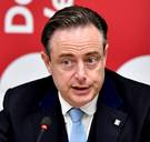 N-VA verhardt de toon: ‘Op welke planeet leeft Paul Magnette eigenlijk?’