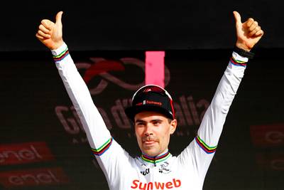 Dumoulin evenaart Van Poppel met vierde ritzege in Giro