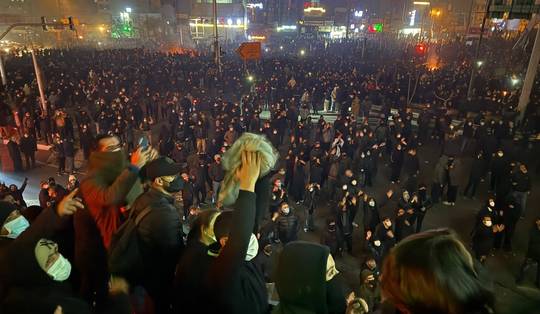 ‘Ze zullen worden afgeslacht’, maar toch wil Israël dat Iraanse bevolking op straat komt tegen regime