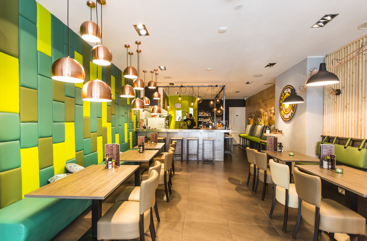 Hummus House tussen de fastfoodketens Het Parool