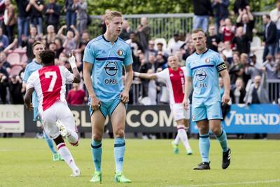 Ajax Onder-19 verplettert Feyenoord in mini-Klassieker