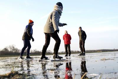 Winkels maken zich op voor schaatskoorts