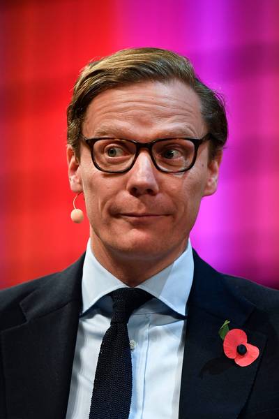 'Bedrijf achter diefstal Facebook-info zette prostituees in om verkiezingen te manipuleren'