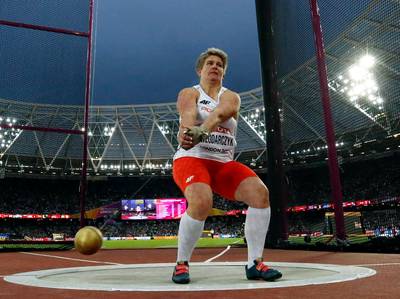 Derde wereldtitel kogelslingeren Wlodarczyk