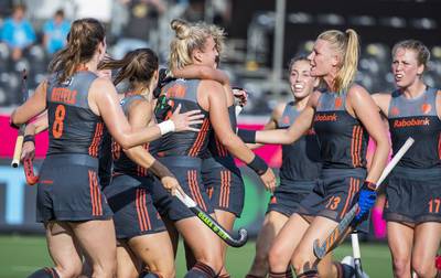 Hockeysters overtuigend naar EK-finale na grote zege op Engeland