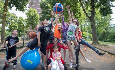Kinderen leven zich uit bij eerste sportbieb in Ede