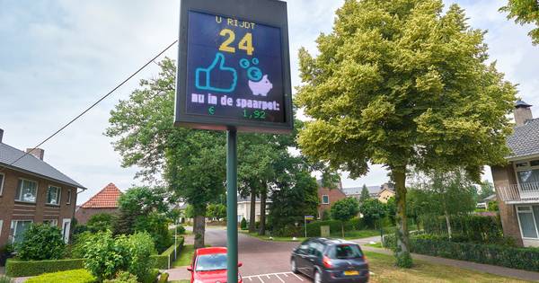 Flitspaal brengt geld in het laatje voor goed doel in Huisseling