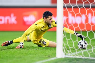 La mystérieuse blessure... au mollet de Hendrik Van Crombrugge