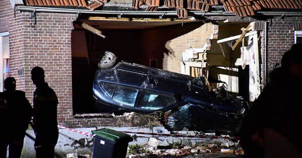 Bestuurder die huis ramde, blijkt voor moord veroordeelde man uit Vroomshoop - Tubantia