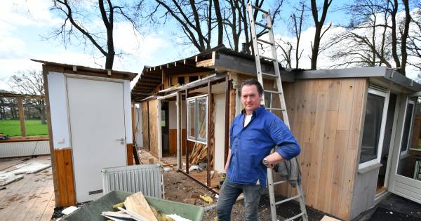 Eigenaar zet zelf de bijl in zijn paradijsje in Bornerbroek