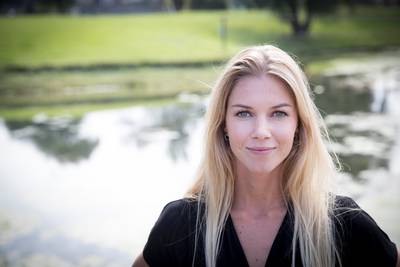 Anouk deelt sexy kiekje en Marco brengt een ode aan Maan