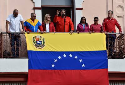 Maduro roept hulp leger in na ‘staatsgreep’ oppositie Venezuela