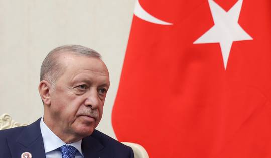 Turkse politie lanceert operatie ‘Mijn gezin is veilig’: invallen in homobars en nachtclub