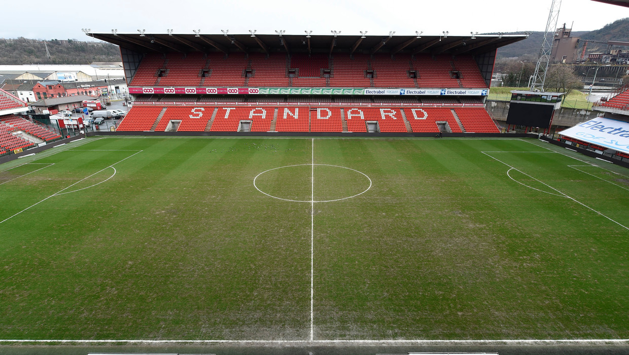 Standard ontvangt Zulte Waregem op nieuwe grasmat | De Morgen