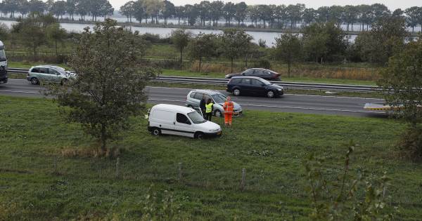 Ongeluk A73 bij Beers: bestuurders komen met de schrik vrij