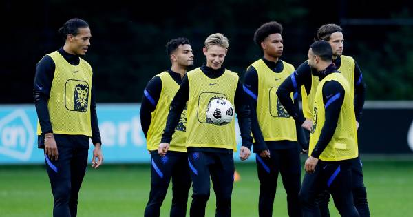 Geen Corona Geen Pijntjes Oranje Traint Met Volledige Selectie Nederlands Voetbal Ad Nl