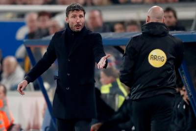 Van Bommel kritisch op Lozano