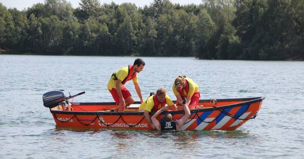 Burgemeester Mill in actie als lifeguard