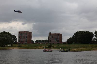 Grote zoekactie naar drenkeling in de Rijn bij Arnhem afgebouwd